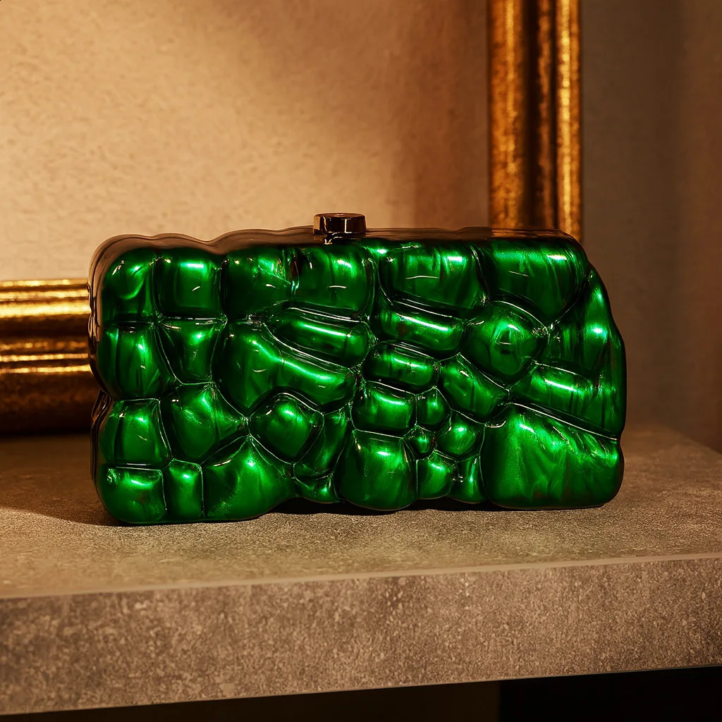 One shoulder oblique span bag Shaped shell acrylic bag Fashion wedding dinner clutch bag 251023