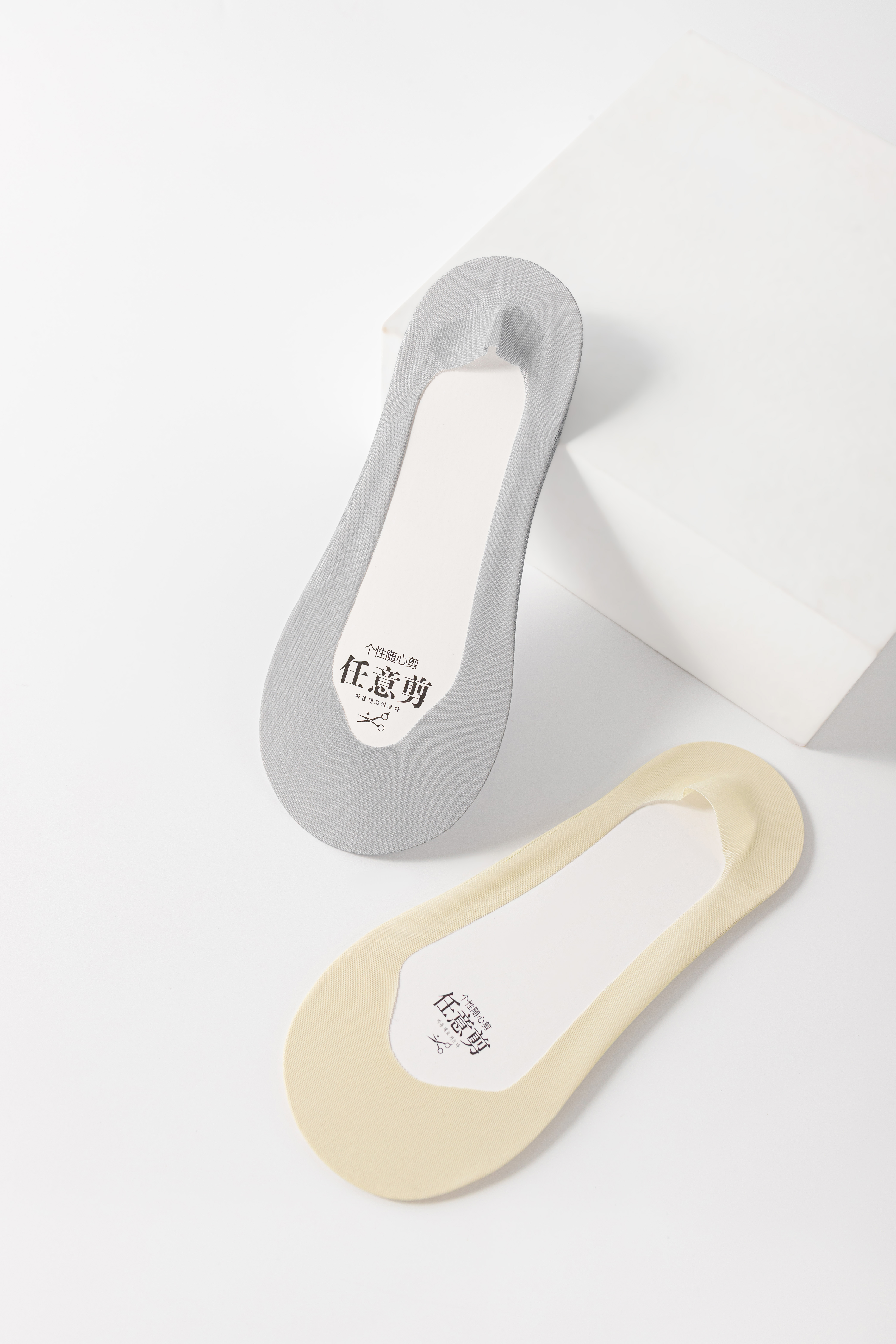 Enhanced Longevity with Soft Breathable Seamed-Free Athletic Ankle Guard