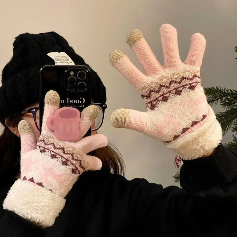Christmas Winter Thick Cashmere Gloves Deer Knit Plush Warm Mittens Full Finger Skiing Gloves Touch Screen Plush Xmas Gloves 251023