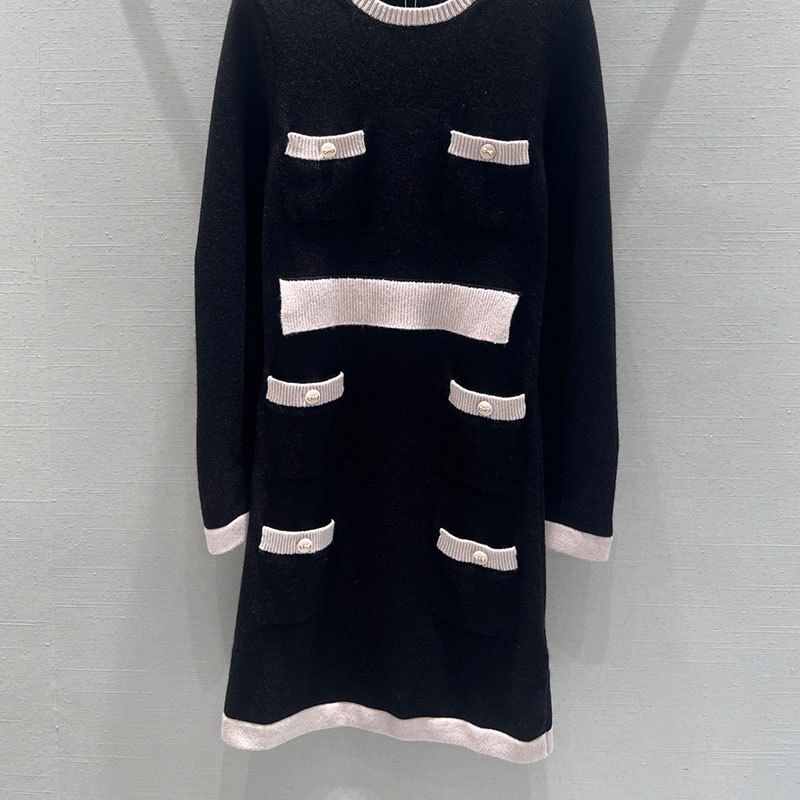 Designer Luxury Women's Contrast Color Knitted Dress Round Neck Multiple Pockets Mini A-Line Bodycon Long Sleeve Metal Buttons Versatile Y2K Clot