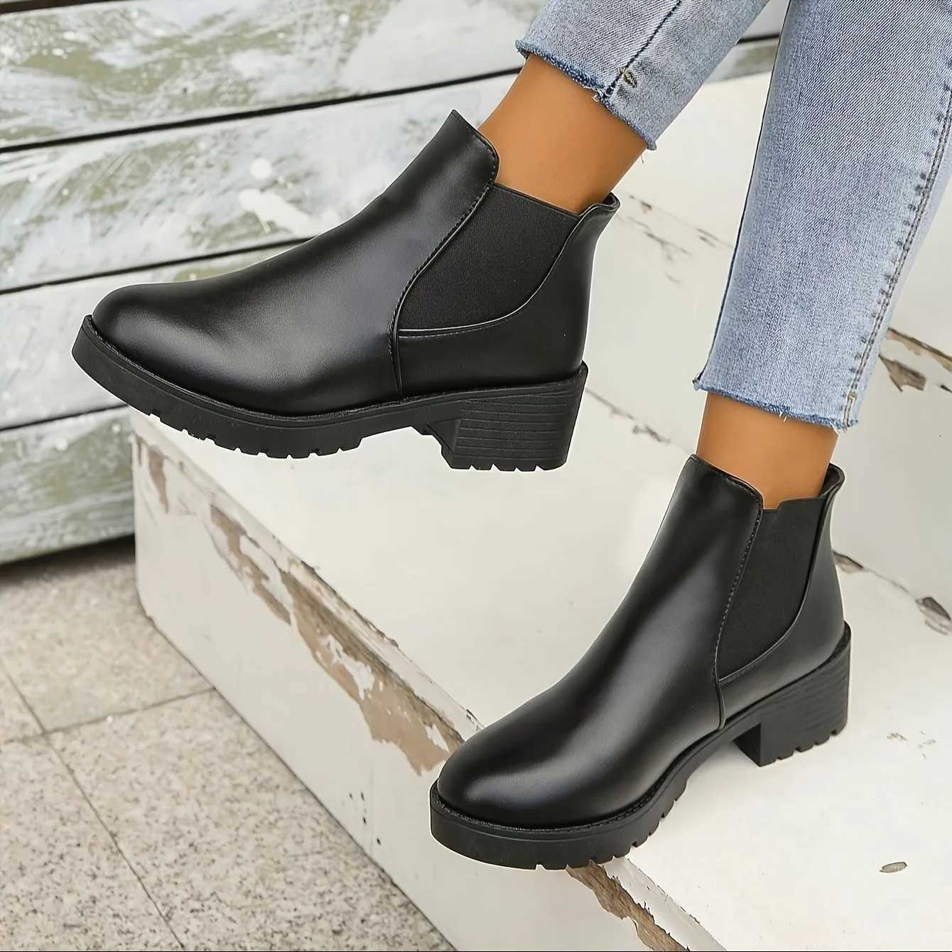 Women Boots Chunky Heel Platform British Style Thick Sole Med Heels Casual Chelsea Boots for Autumn and Winter Casual Footwear W251024
