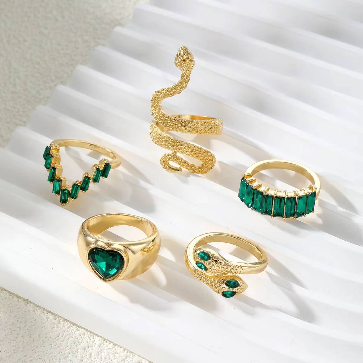 Fashionable Alloy Diamond Color HighEnd Cool Light Luxury Sexy Simple Womens Ring Set