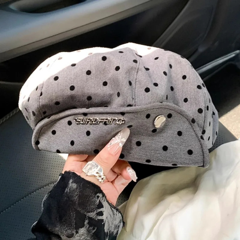 Korean Fashion Polka Dot Printing Cloud Berets for Women Spring Autumn Travel Versatile Show Face Small Sweet Retro Painter Hat 251023