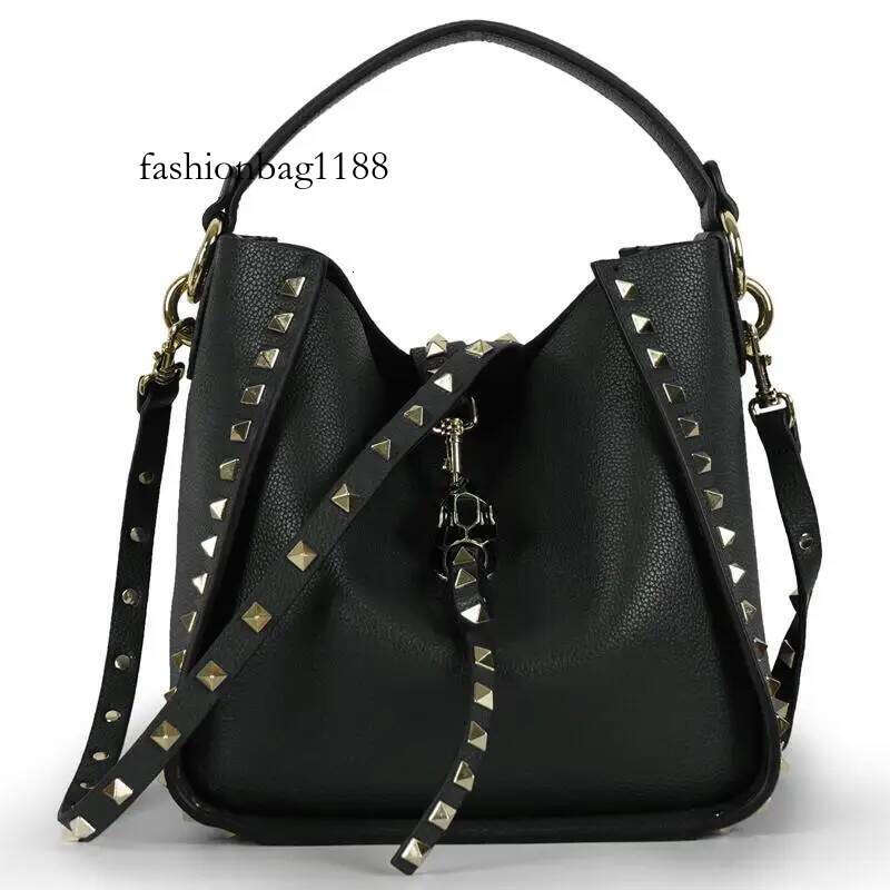 Hot selling high-end women's bucket 2025 brand designer genuine leather lychee fashion rivet shoulder bag handbag