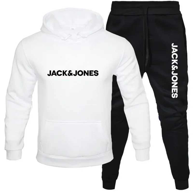 2025 AutumnWinter LetterPrinted Mens and Womens Sports Sweatshirt Set for Outdoor Exercise Fashionable and Trendy ClothingT251024