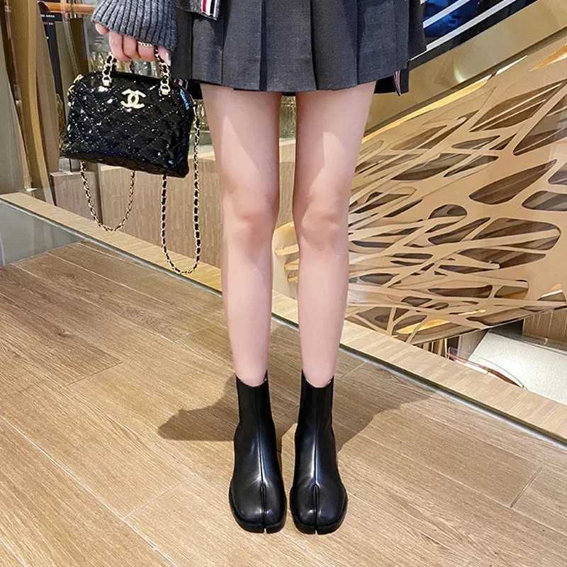 Retro Split Toe Ankle Boots Woman ShinyMatte Leather Shoes Tabi Ninja Chelsea Botas Mujer Low Heels Trotters Booties Winter W251024