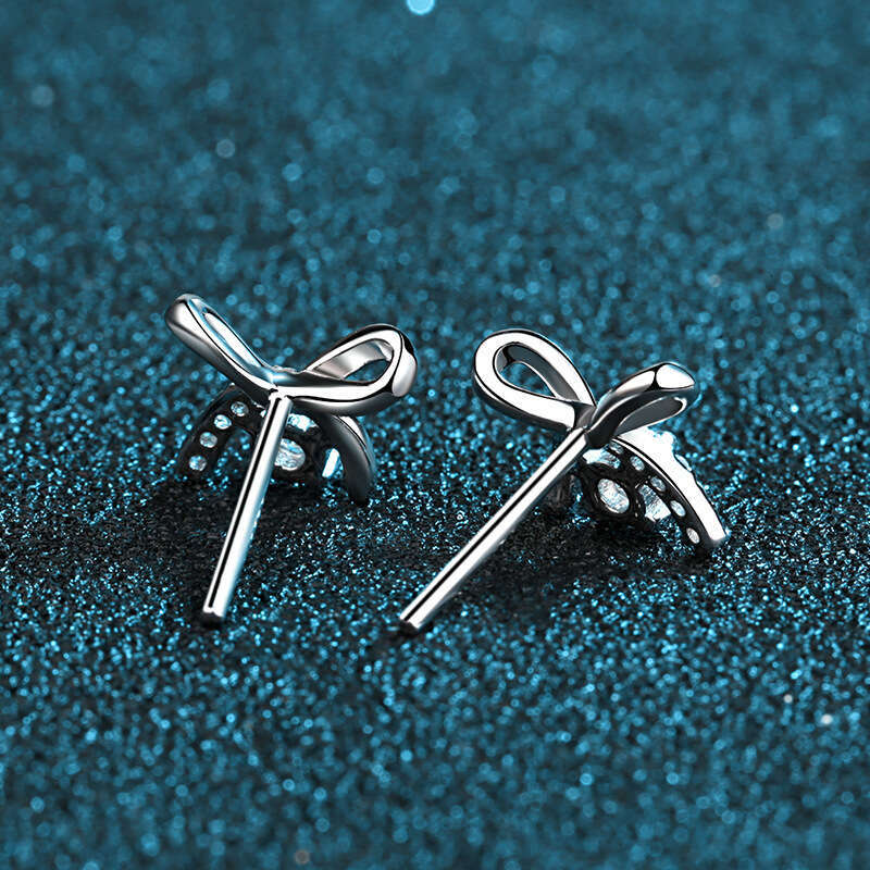 DHCollections-- Moissanite Bowknot Sterling Sier Plated PT950 Gold Four-Prong Earrings Versatile Style for College Girls