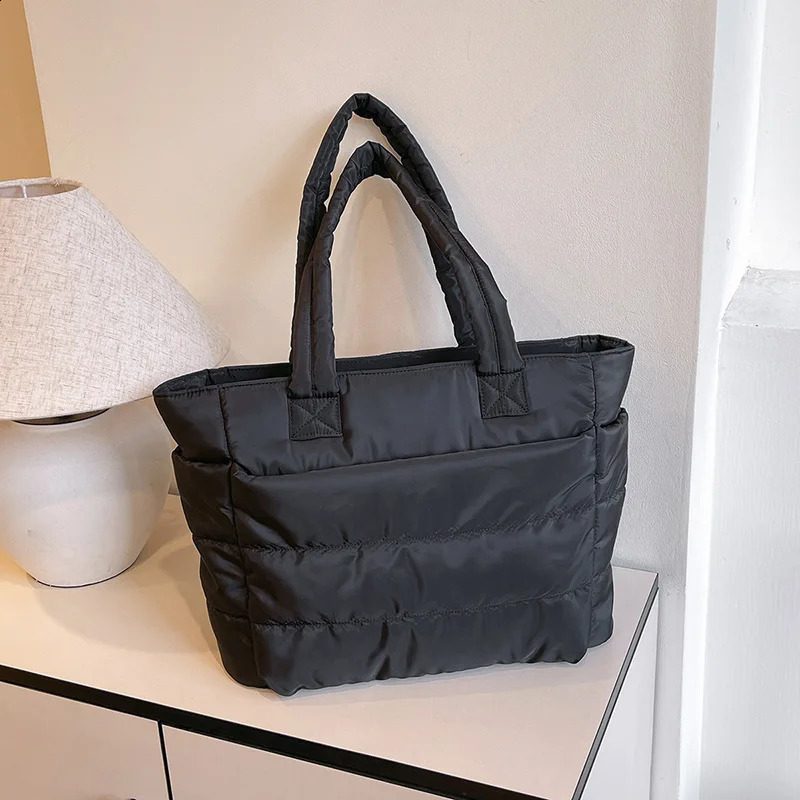 Large Capacity Tote Bag Versatile Handbag for Women Commuting Messenger Shoulder Multiple Pockets Mummy 251018