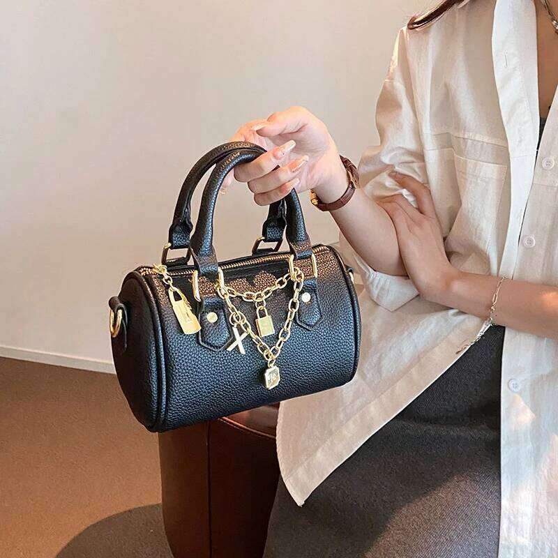 Designer bag Popular Women's Shoulder Bag In Leather, Convertible To Crossbody Messenger, Elegant Classic Design Handbag For Ladies