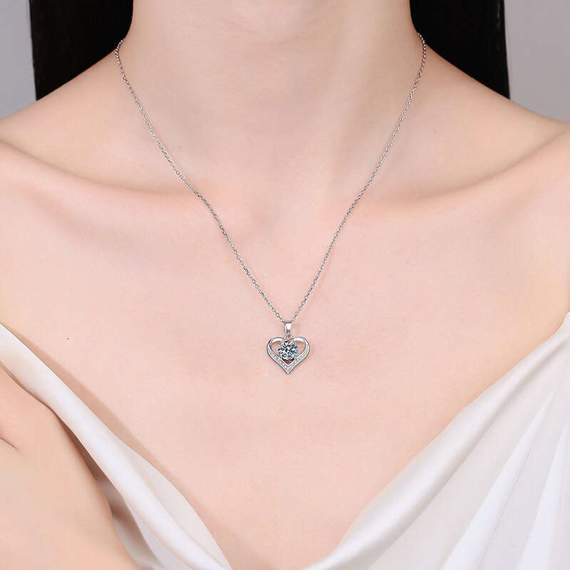 DHCollections-- Xindeyi Sier Moissanite Heart-Shaped Necklace Love Pendant for Women Beating Heart Sweet Style Niche Lock