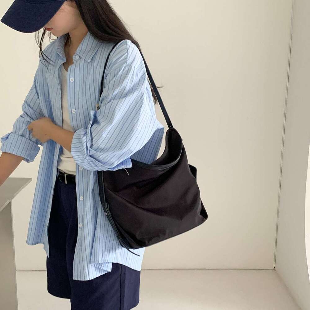 Korean Style New Women's Single Shoulder Casual Nylon Commuter For Work Large Capacity Fashionable Lazy Tote Bag B5