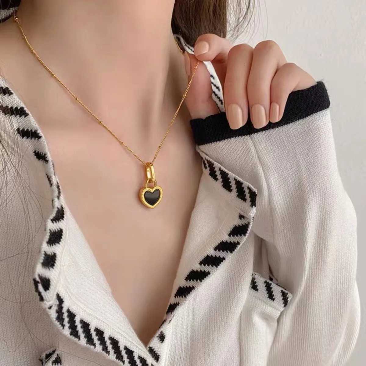 Heart Pendant Necklaces Stainl Steel Necklace Women Luxury Style Jewelry Accories Chain Banquet Doublesided Black WhiteXJ251024