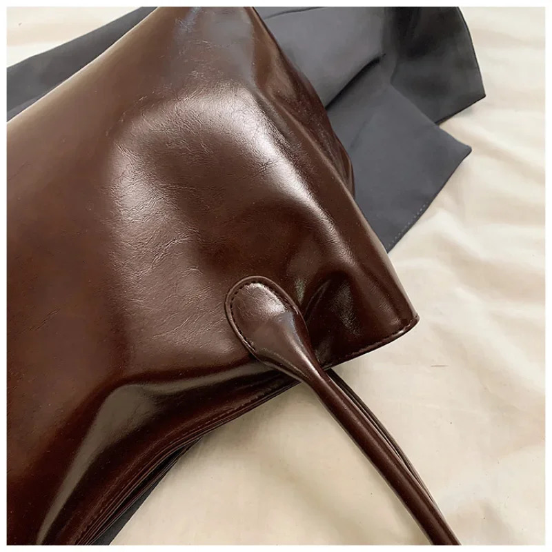 Vintage Handbag for Women Large Capacity 2025 Underarm Commuting Bag Fashion Female Casual Single Shoulder Tote Bag 251023