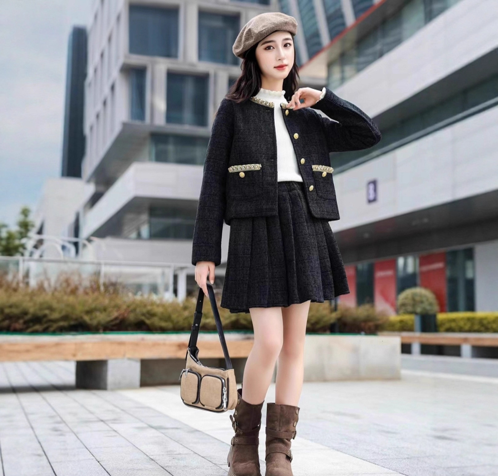 Girl designer fashionable autumn and winter set new children's pleated skirt wool lining fashionable red two-piece set New Year's set