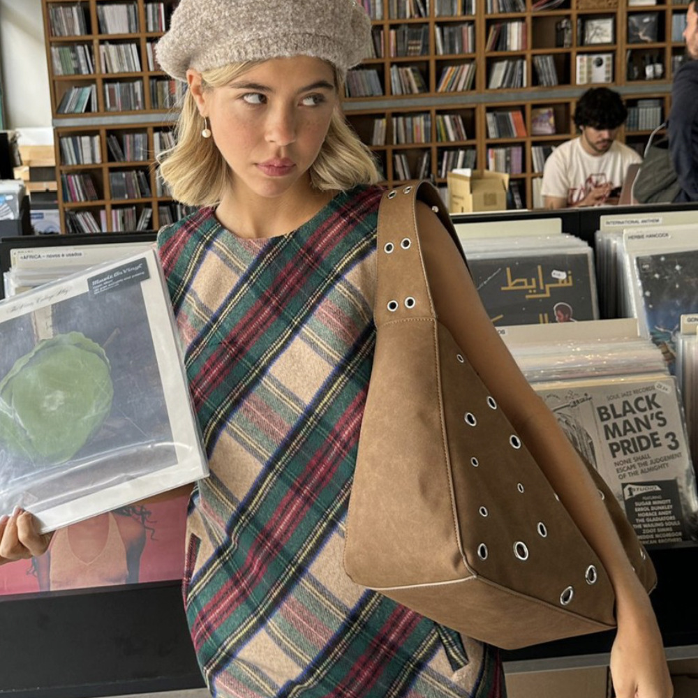 Niche design rivet one-shoulder bag large new style imitation suede hollow out handbag one-shoulder bag