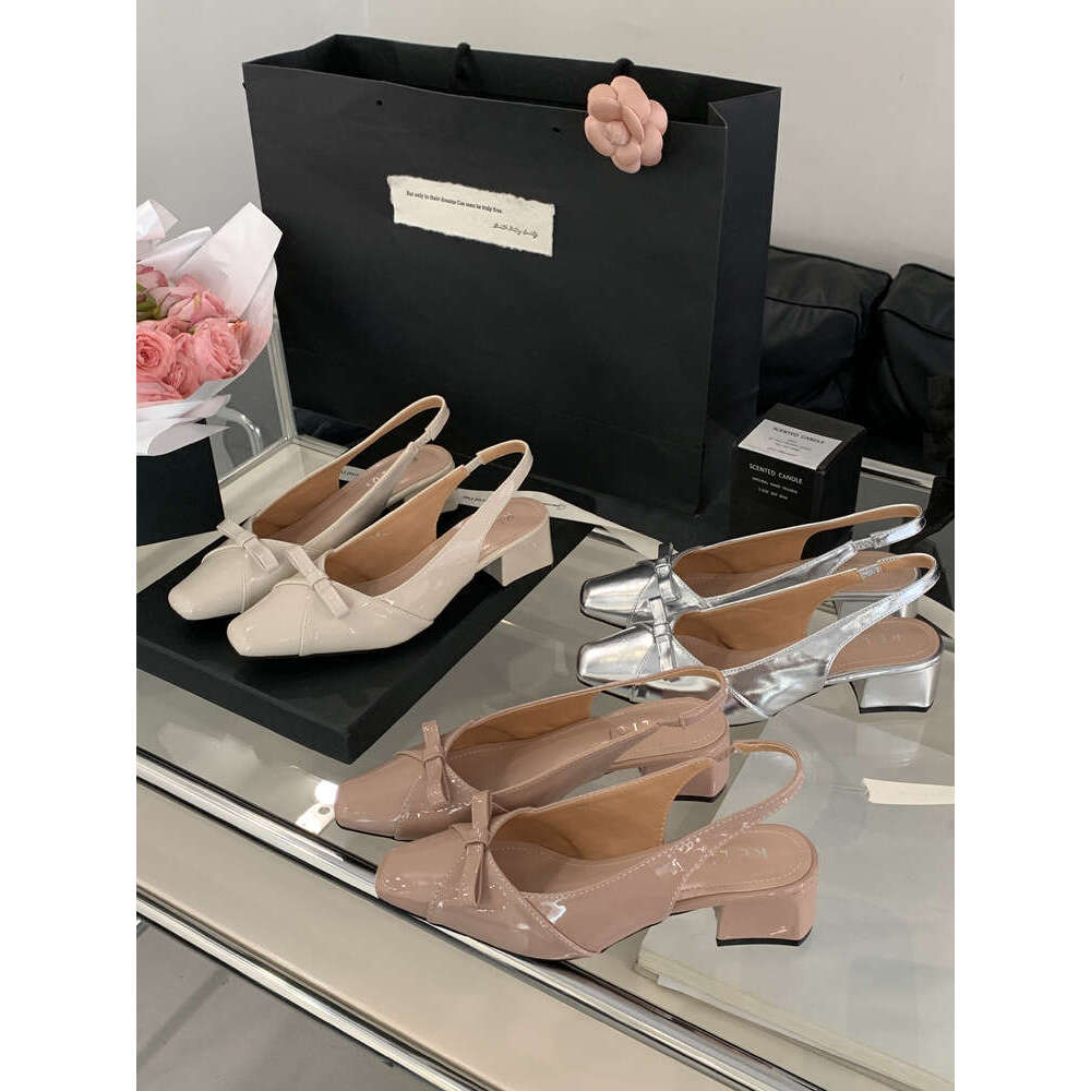 Niche Design Sense Elegant Closed-Toe Sandals Summer Outdoor French Style High-End Silver Designer Shoe Bow Backless Single Shoes for Women