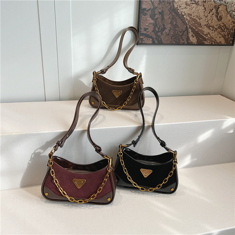 Designer 2025 new retro versatile soft tote casual and fashionable cross body bag for women black red brown