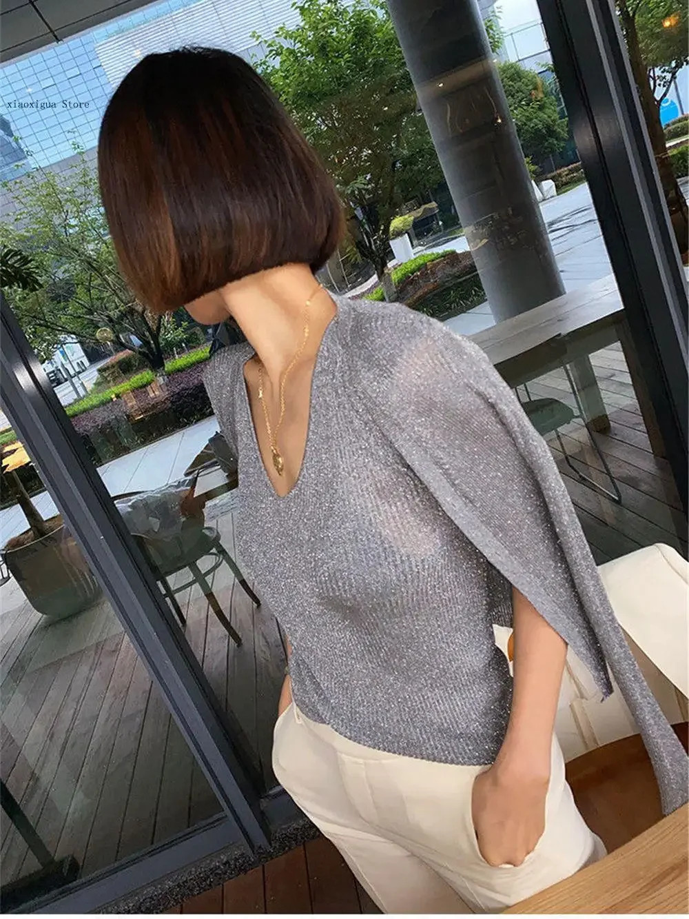 2025 Pearl Button Womens Bright Silk Thin Sweater Coat Sexy VNeck Knitted Sweater Top Gold and Silver Knitted Cardigan 251013