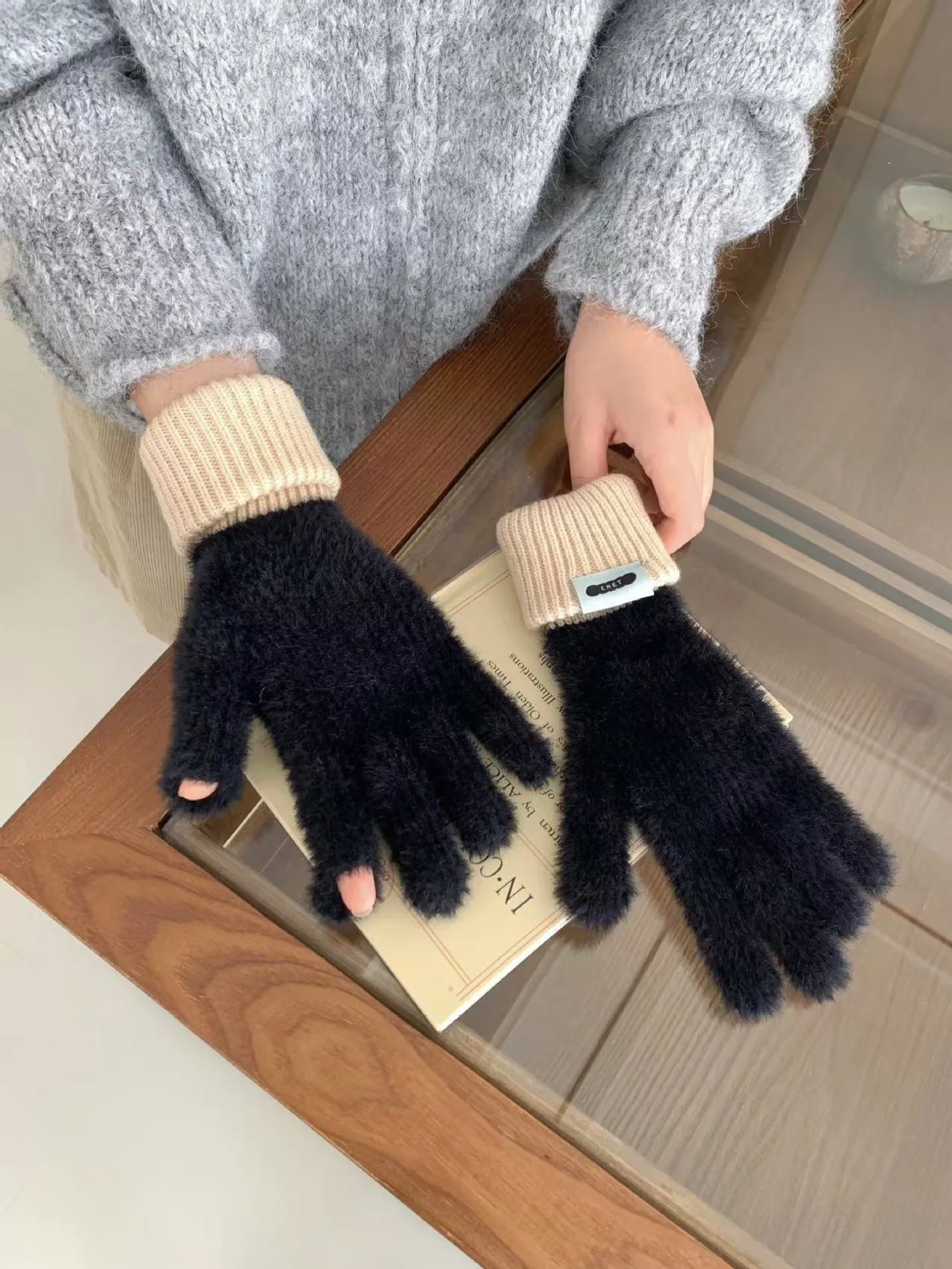 Color Matching Soft Waxy Plush Dew Finger Touch Screen Knitted Gloves Womens Autumn Winter Korean Ins Warm Cold Cycling Gloves 251023