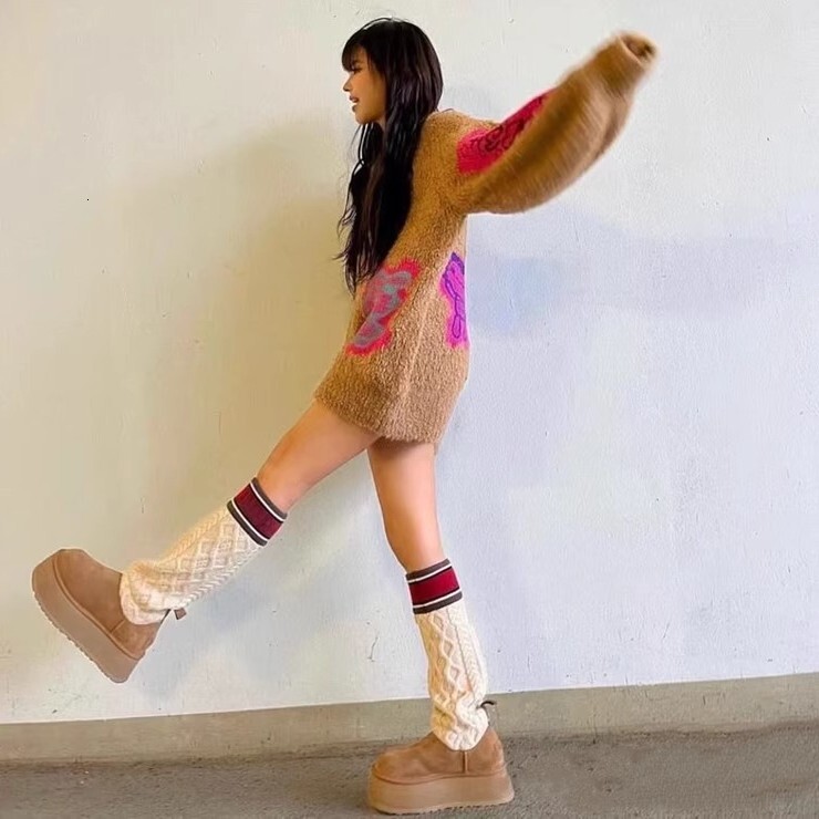 Sheepskin snow boots high tube wool tube women's new designer boots thick soled autumn and winter new luxury boots trendy height increasing boots