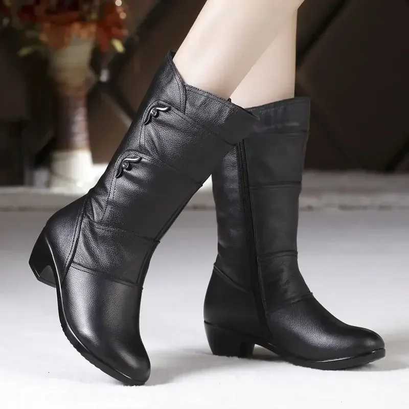 2024 Middle Boots Winter Womens Korean Style Low Heel Solid Color Fleece Warm Plus Size Outdoor AntiSkid Boots W251024