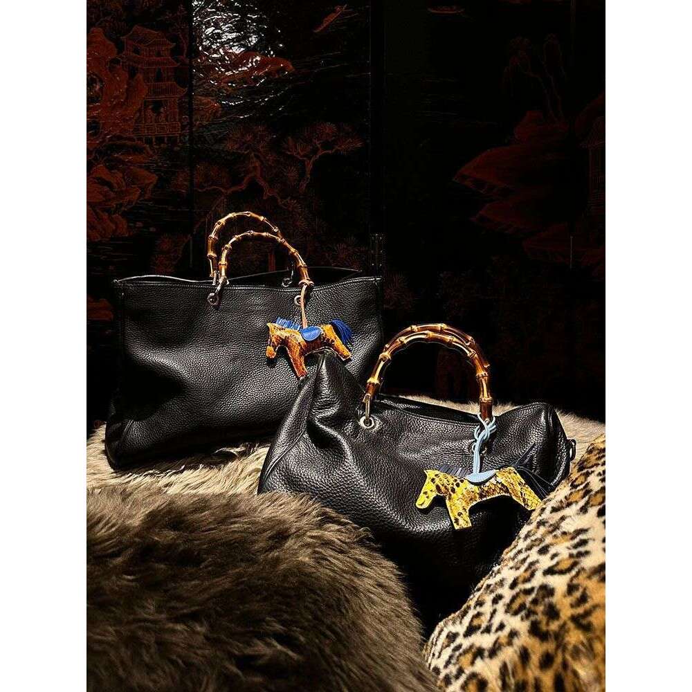 Designer Bag Tote Bag Shoulder Bag Large Capacity British Style Black Bamboo Handbag Tote For Women 2025 New Trend This Year Vintage Bag