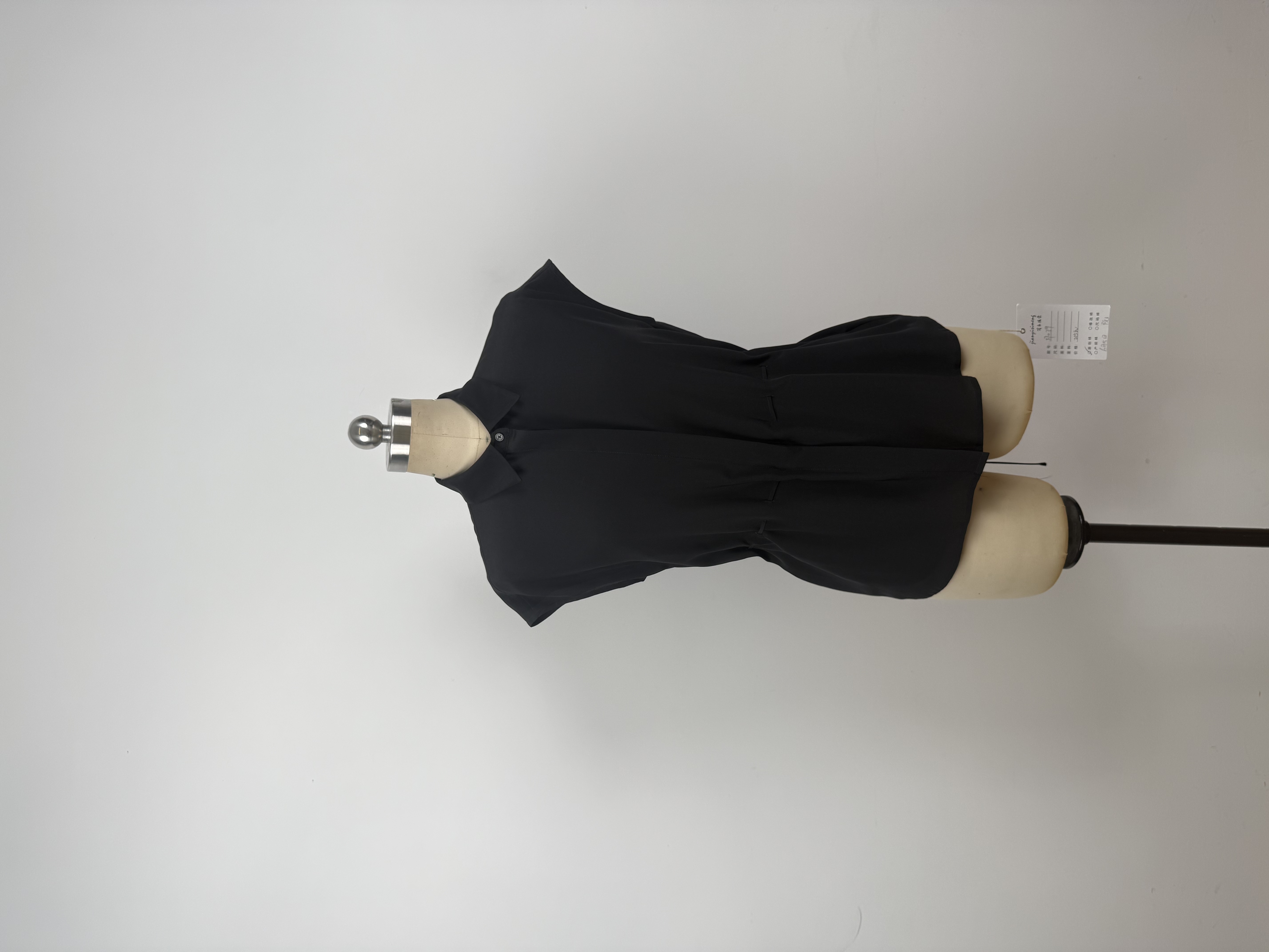 Simple, Sophisticated, Elegant, Light Luxury Silk Short-Sleeve Top JYS37039