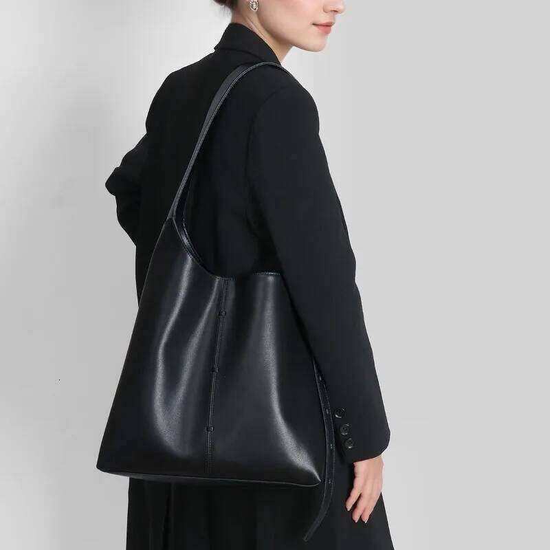 Large Capacity Women's New Shoulder Design Unique Adjustable Strap Fashion Handbag Splicing Bucket Designer Bag