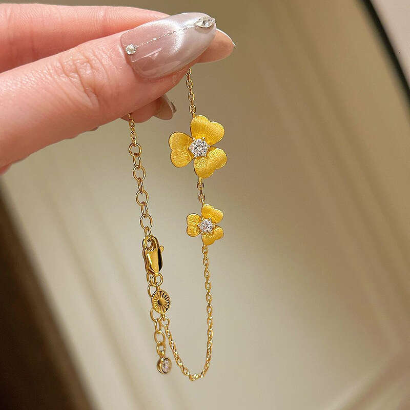 Brushed Clover Bracelet 2025 New Micro Pave Sparkling Dia Small Gold Flower Jewelry