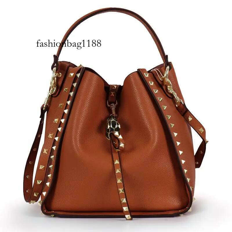 Hot selling high-end women's bucket 2025 brand designer genuine leather lychee fashion rivet shoulder bag handbag