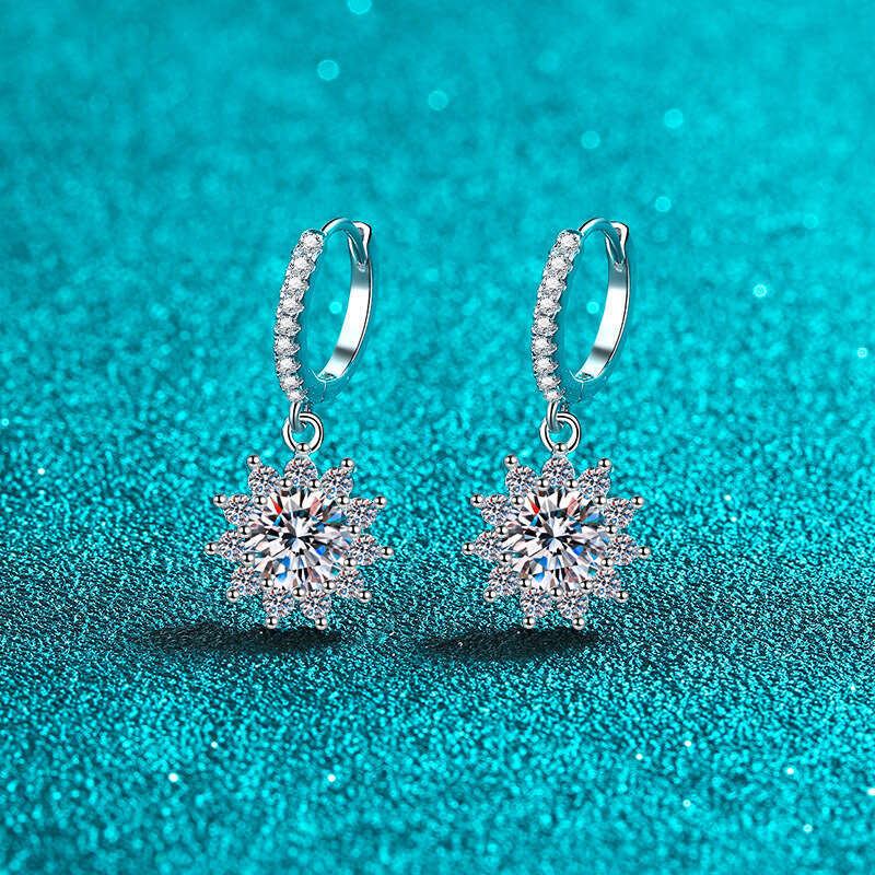 DHCollections-- Sterling Sier Earrings for Women Suower Moissanite Clips Plated PT950 Gold Ear Jewelry