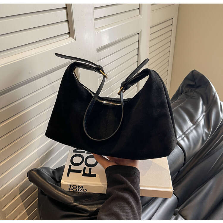 2023 New Autumn Winter Versatile Matte Women, Large Capacity Shoulder Crossbody Bag, Suitable for Class and Commuting, Tote Bag