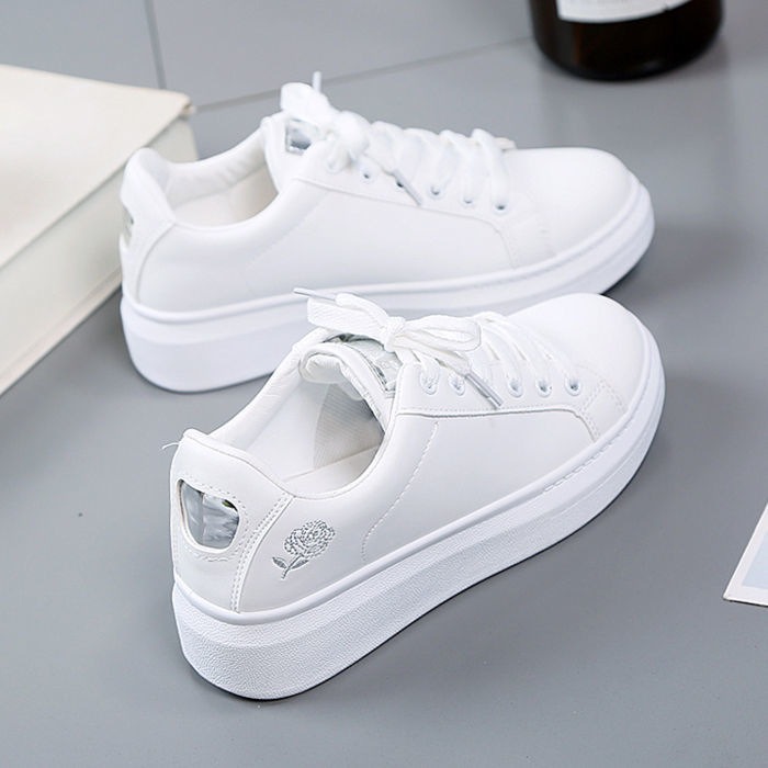 Woman Casual Shoes Fashionable White Running Shoes Breathable Sports Shoes Embroidered Flower Lace Up Low Cut Flat Shoes Mesh for Comfort