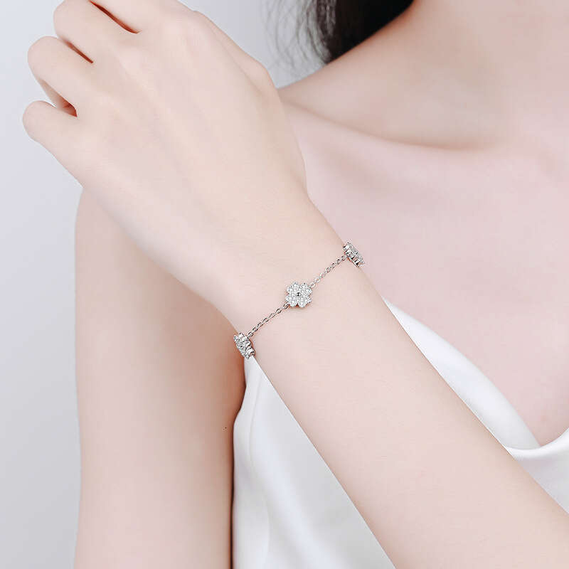 DHCollections-- XDY Pure Sier Women's Light Versatile Chain Five-Flower Four-Leaf Clover Micro-Paved Moissanite Bracelet