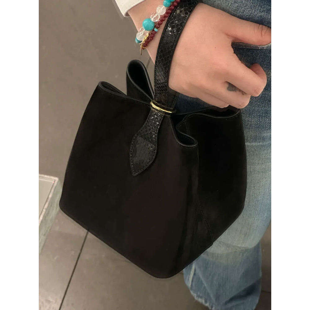 Designer Bag Tote Bag Shoulder Bag Black Light Luxury Niche Bucket Bag For Women 2025 High-Value Versatile Commuter Handbag Autumn
