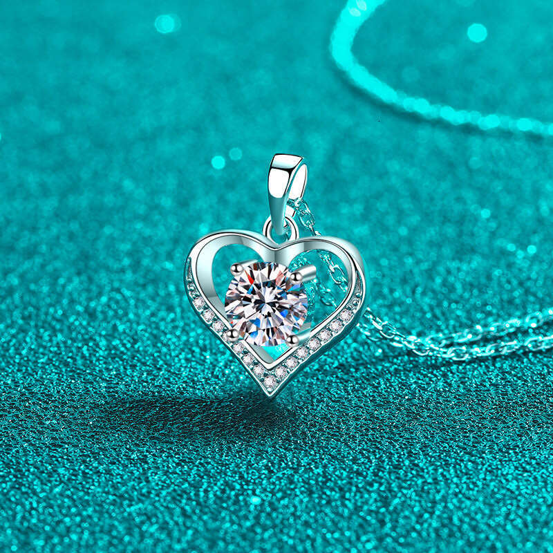DHCollections-- Xindeyi Sier Moissanite Heart-Shaped Necklace Love Pendant for Women Beating Heart Sweet Style Niche Lock