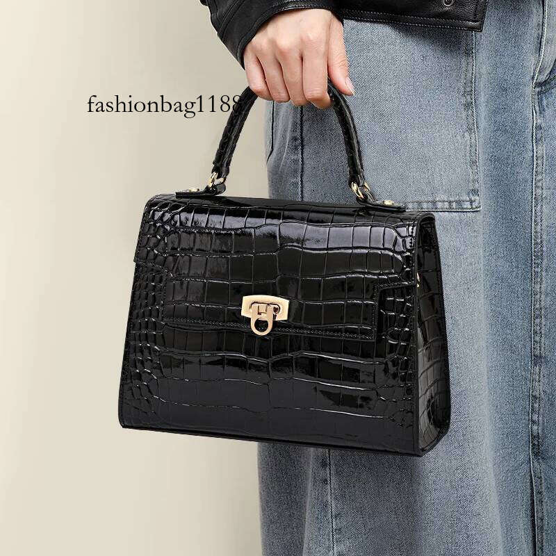 New Lacquer Skin Crocodile Pattern Women's Handbag Top Layer Cowhide Styled High Grade Single Shoulder Crossbody Bag