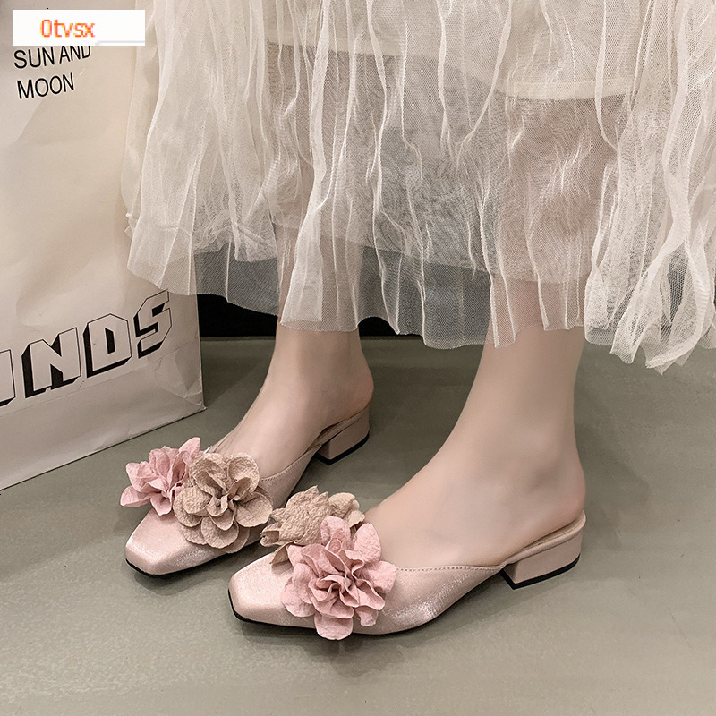 Winter New French Closed Flower Accessories Sandals Square Toe Thick Heel Luxury Style Outdoor Women's High Heels Designer Shoes