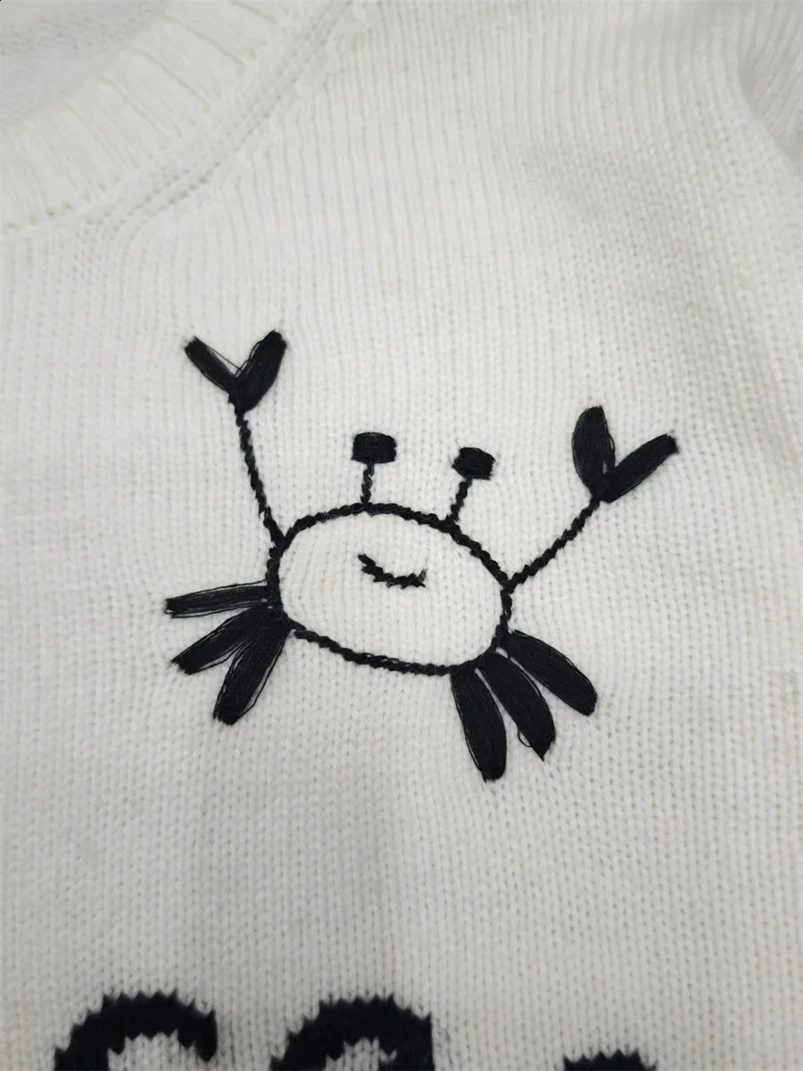 Autumn Women Oneck Sweater 100 Wool Letter Printed Loose Lady Long Sleeve Pullover 251023