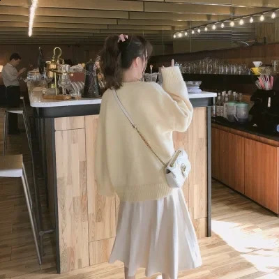 Womens Oversized Thickened Cashmere Sweater round Neck Lazy Style Knitted Base Shirt Autumn Winter Arrival Casual Chic 251023
