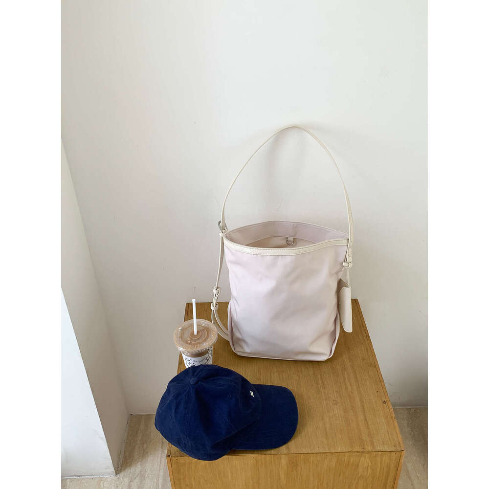 Korean Style New Women's Single Shoulder Casual Nylon Commuter For Work Large Capacity Fashionable Lazy Tote Bag B5