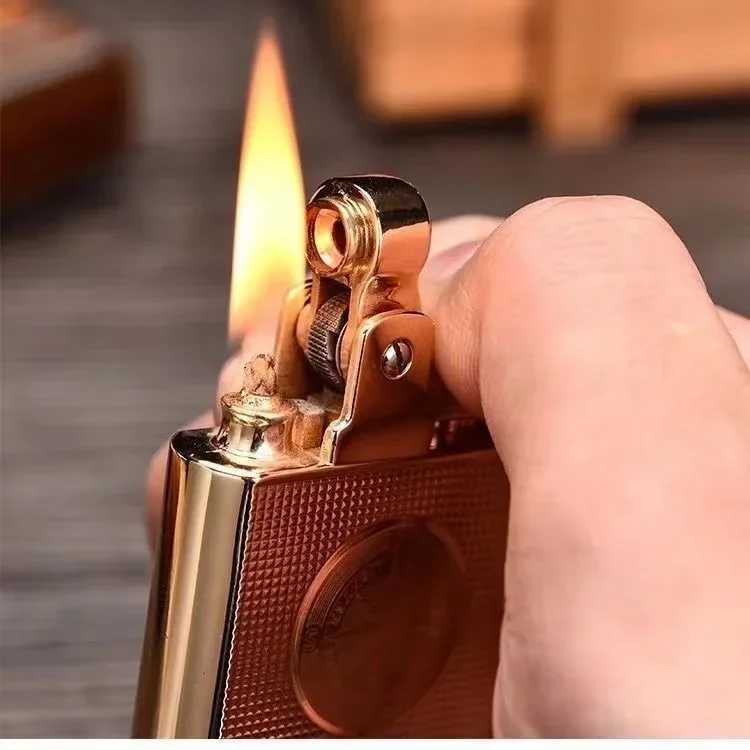 2023 HONEST Creative Retro Kerosene Lighter Metal Mini Push Cigarette Lighter Cigar Smoking Accessories Men and Women Gifts D251024