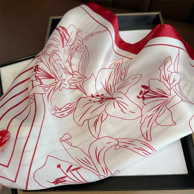 2025 New Fashion Wen Silk Scarf 70cm Square Scarves ral Print Bandana Neckerchief Hijab La Luxury Y251024