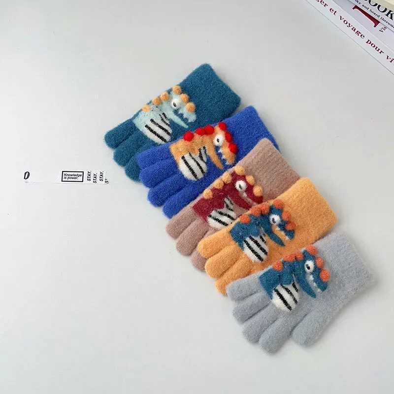 Cartoon Dinosaur Baby Gloves Winter Warm Knitted Five Finger Gloves Outdoor Windproof Kids Boys Girls Mittens Y251024