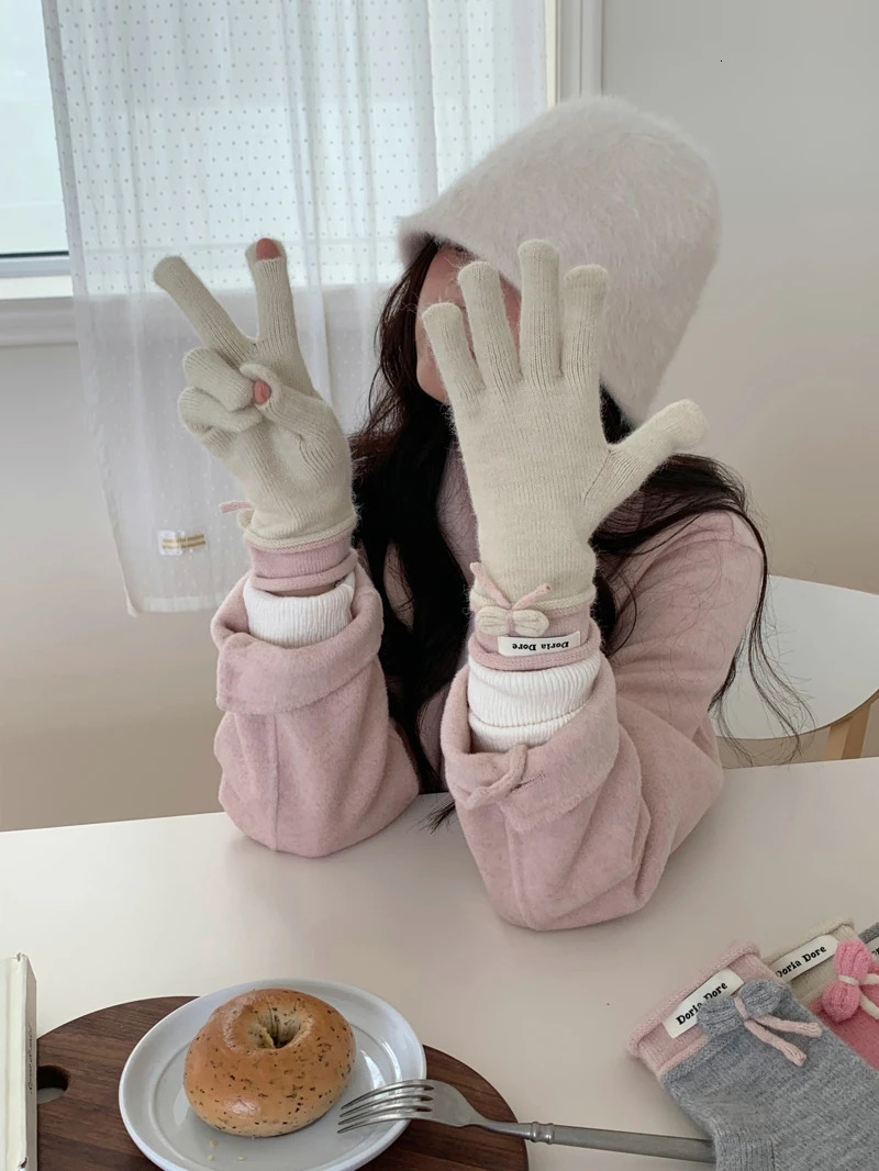 Winter Red Warm Knitted Gloves Full Finger Gloves Touch Screen Skiing Cute Bow Gloves Work Gloves For Women 251023
