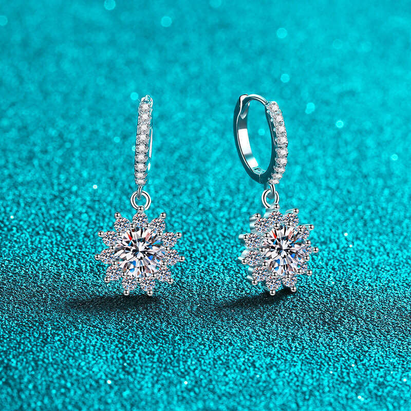 DHCollections-- Sterling Sier Earrings for Women Suower Moissanite Clips Plated PT950 Gold Ear Jewelry
