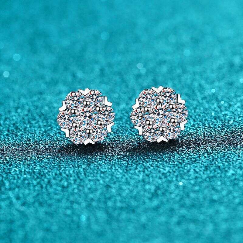 DHCollections-- XDY Pure Sier for Women Snowflake Style 48 160 Points Moissanite Earrings Studs Straight