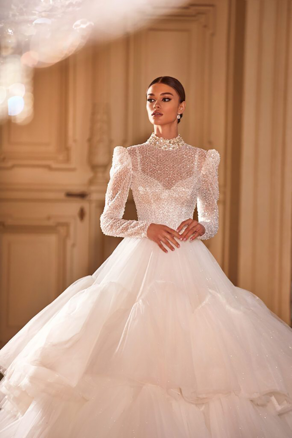 Elegant A Line Women Wedding Dress High Collar Long Sleeves Bridal Gowns Sequins Tulle Sweep Train Dress Customized vestidos de novia