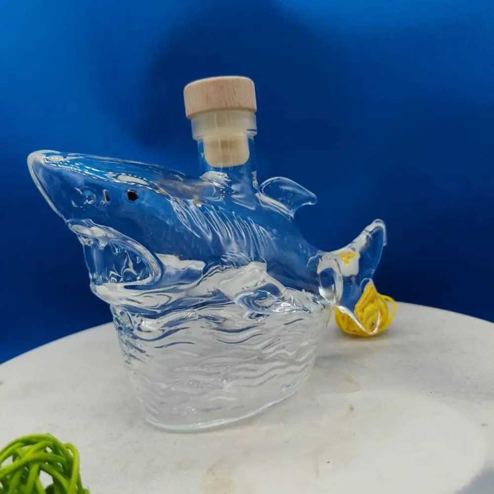 Creativity Jaws 50th Whiskey Bottle 320 Ml Shark Statue Wine Bottle 3D E Theme Statue Wine Decanter He Bar Y251024