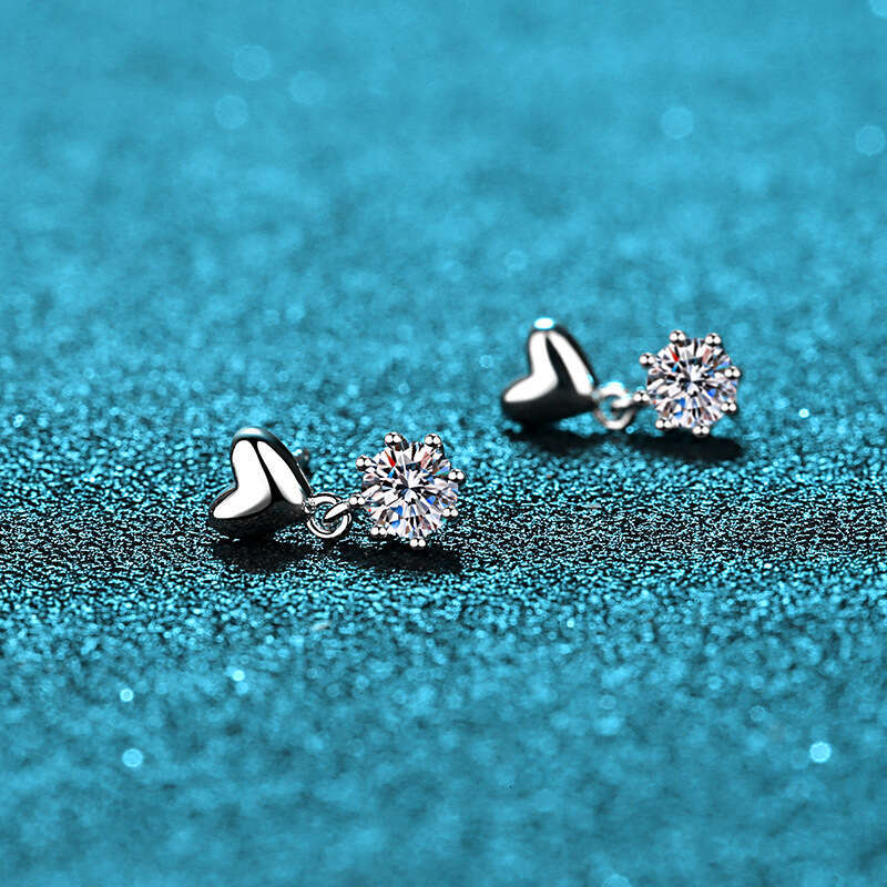 DHCollections-- Xindeyi Pure Sier for Women Moissanite Simple Heart-shaped Earrings Plated with PT950 Gold
